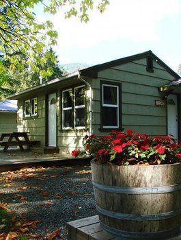 Cabins And Campground At Cultus Lake Park Hotel Chilliwack Zewnętrze zdjęcie